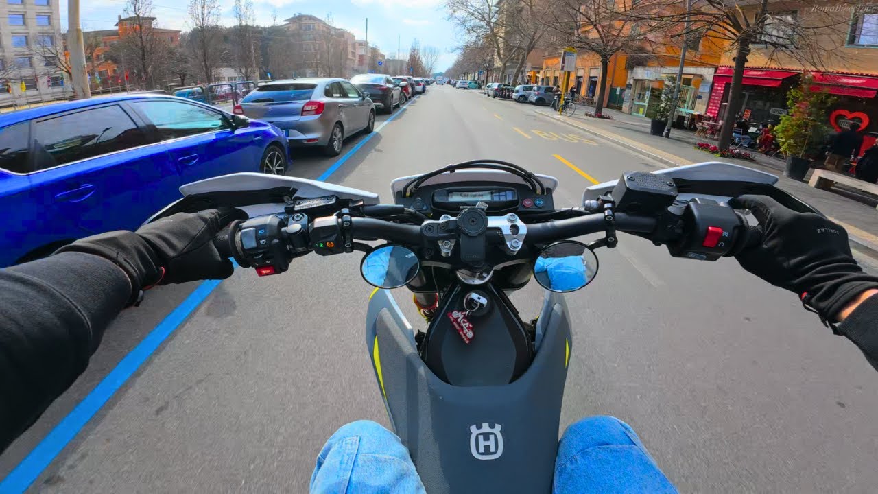 Husqvarna 701 🇮🇹 - HOW I GO TO WORK | Rome, Italy 4K