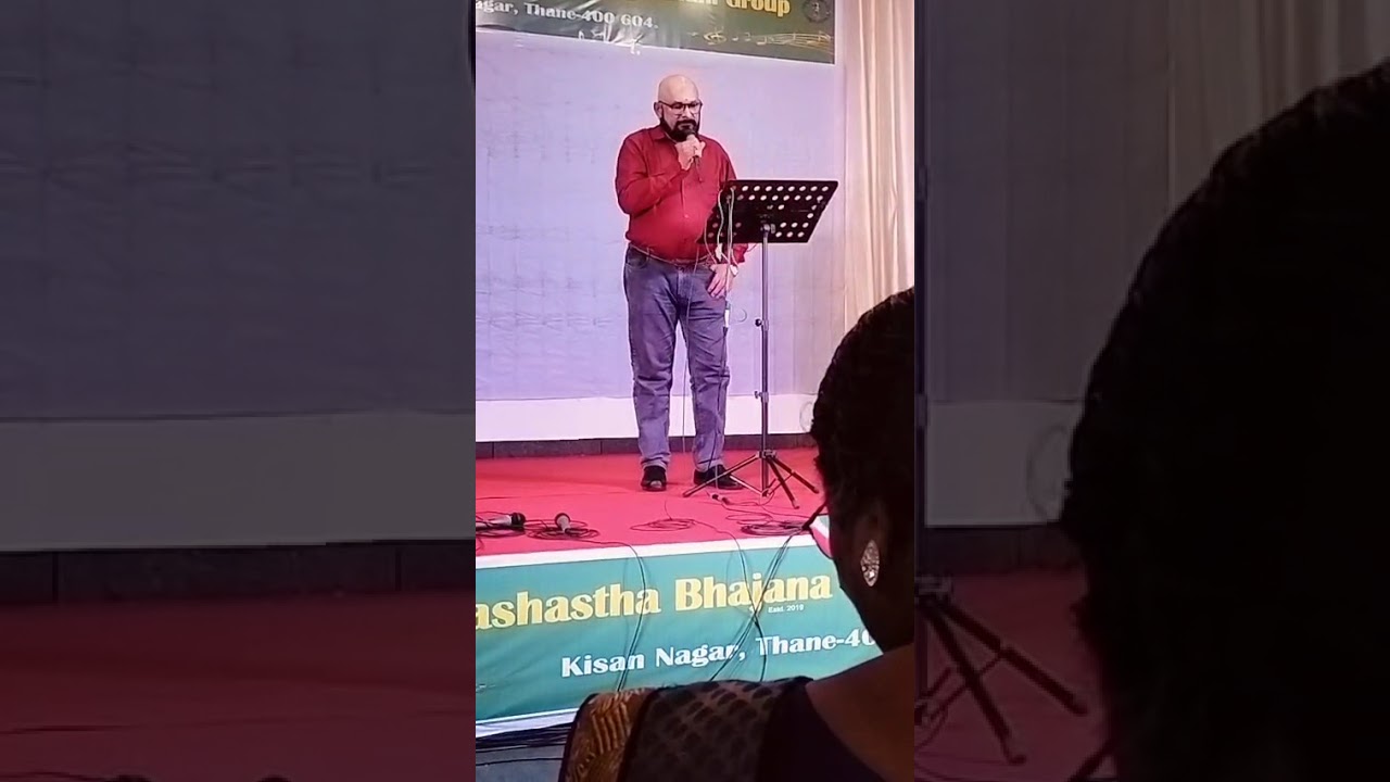 #guruvayoorappan #lordkrishna #devotional #viral #singer #sureshpoonoorpune#cute #love #stageshow 
