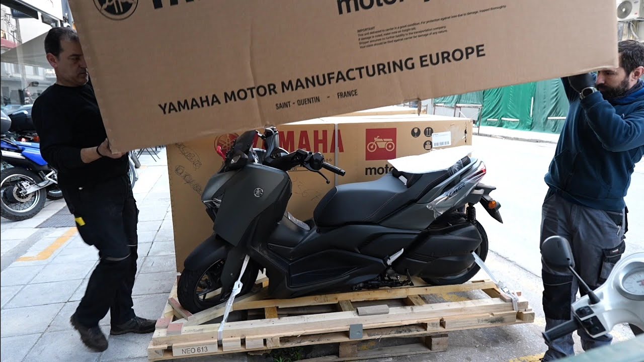 Unboxing YAMAHA XMAX 300 new 2025 black color