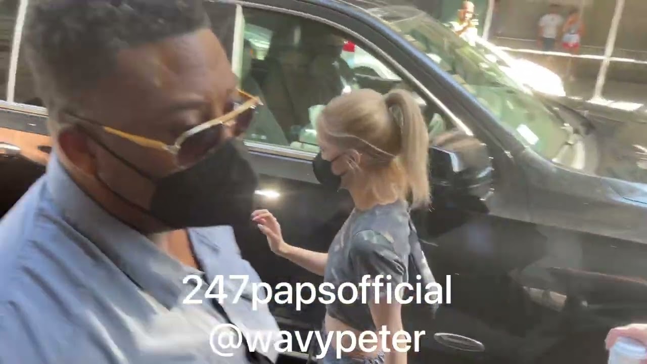 (New) Worlds Biggest Group #blackpink leaving there hotel today for VMAs Rehearsal in NYC