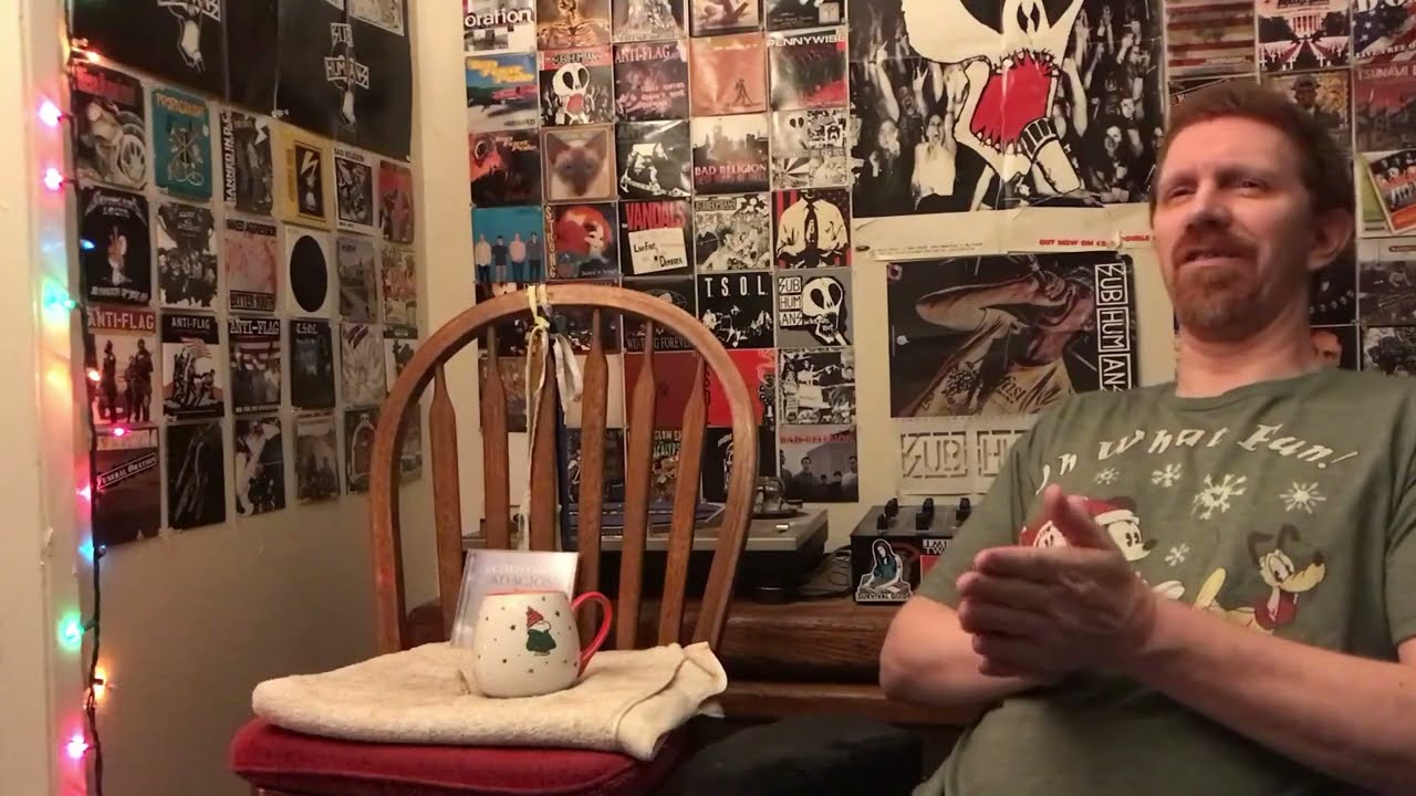 Shnootz - Holiday Reactions 2025 (Leontyne Price - It Came Upon the Midnight Clear)