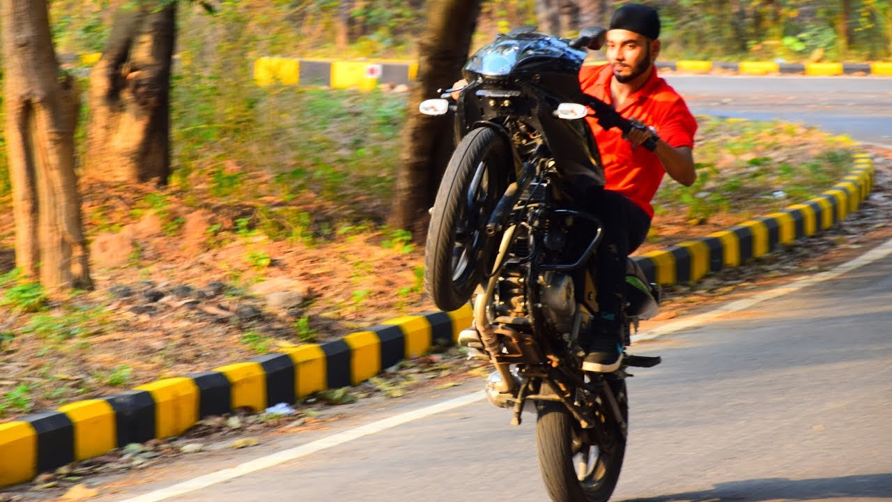 Pulsar 220 2017 Power wheelie &Stunts