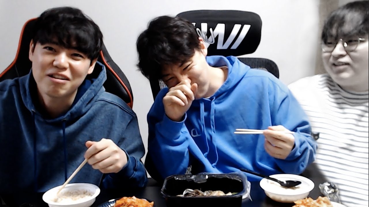 동생 괴롭히는 암쪽이와 동쪽이ㅋㅋㅋㅋ
