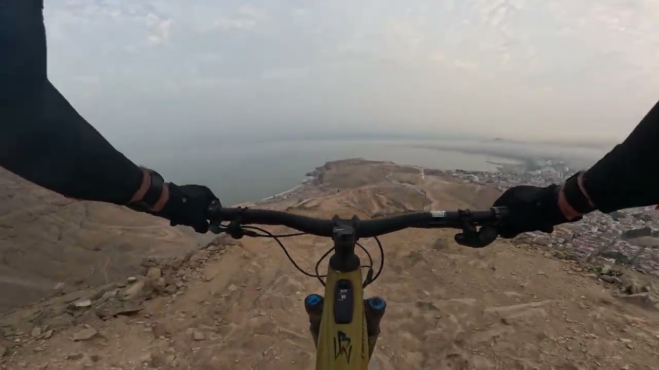 Morro: Izquierda más Adventure