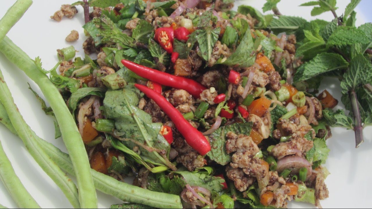 LAP MOU : apprenez à faire cette salade de porc laotienne - Cooking With Morgane