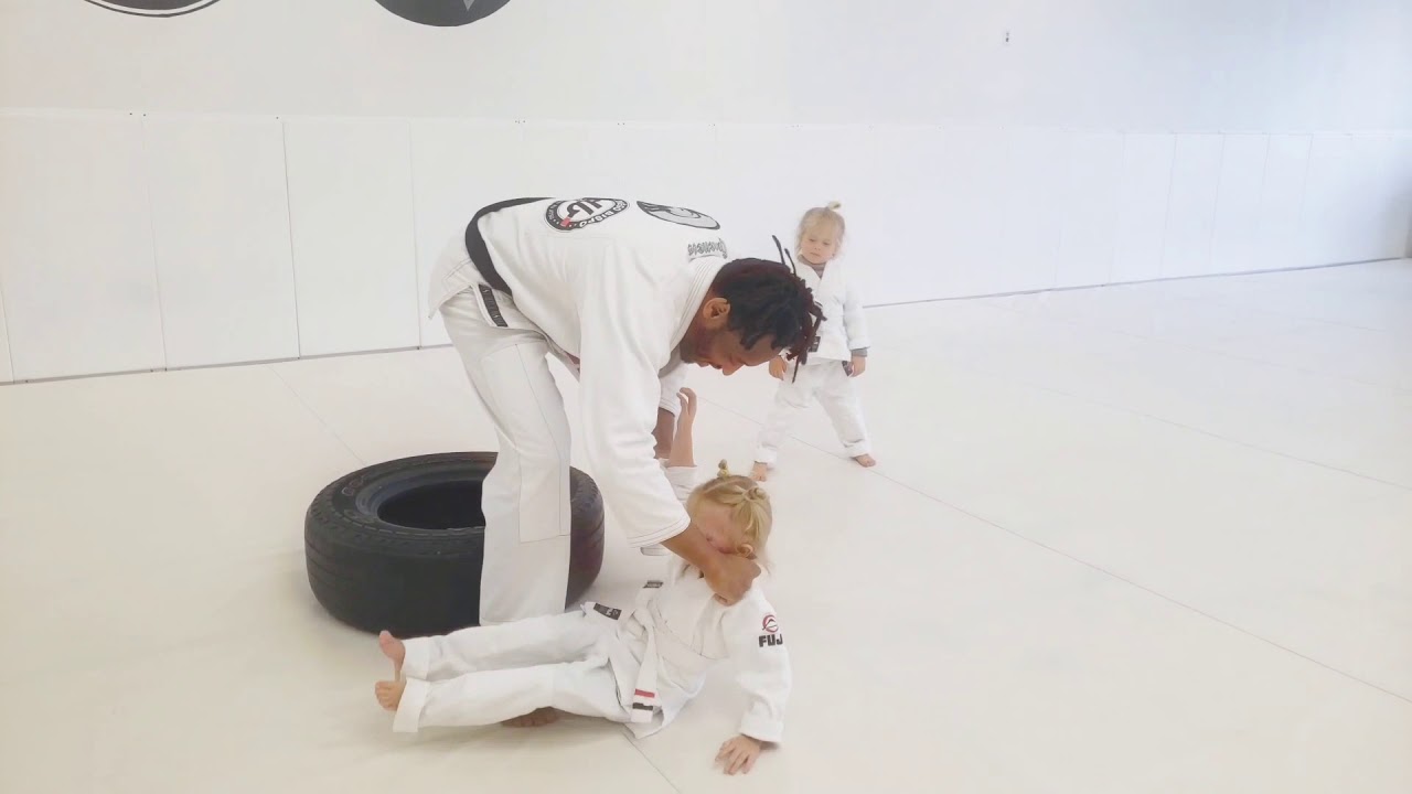 How to teach BJJ to Kids - 3 years old