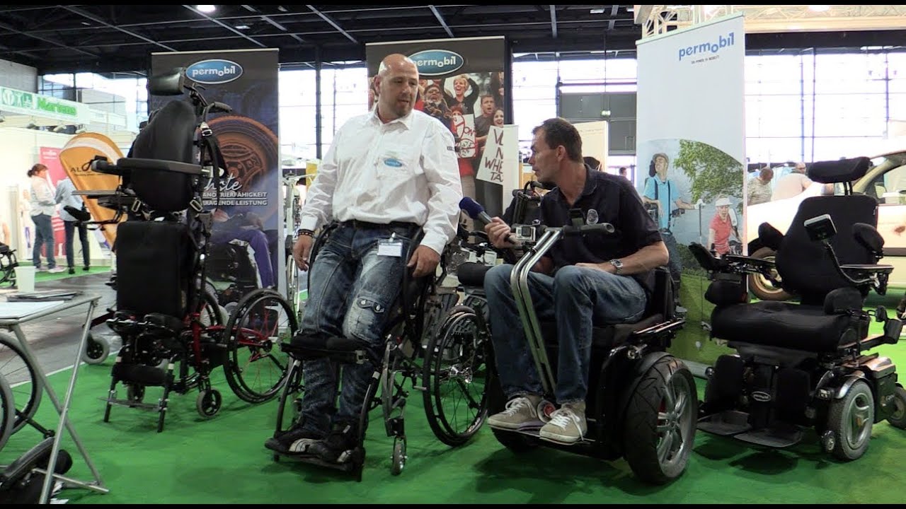 Manueller Steh Rollstuhl Permobil Aktivität