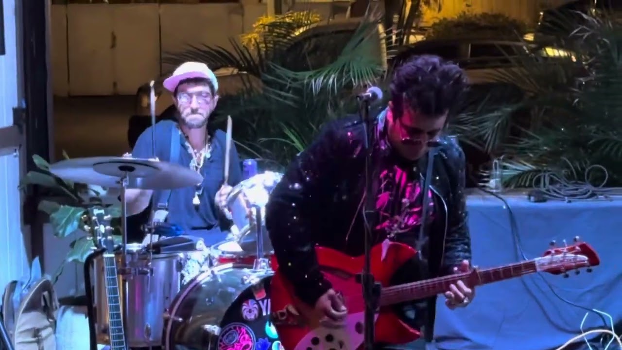Falling dove @paiabaycoffeebar4347 w/duke gadd