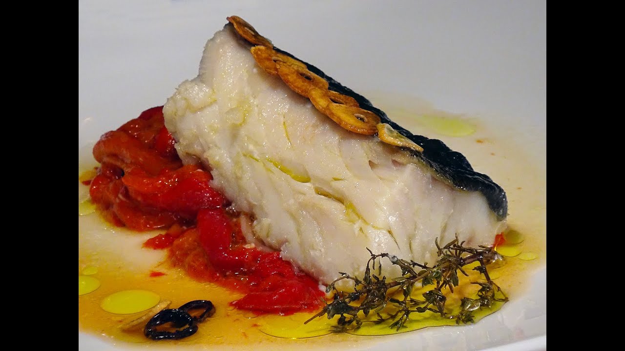 Bacalao confitado sobre pimientos asados - La Cocina de Loli Domínguez. Semana Santa. Loli Domínguez