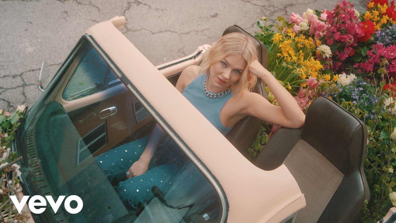 Astrid S - Dance Dance Dance (Official Music Video)