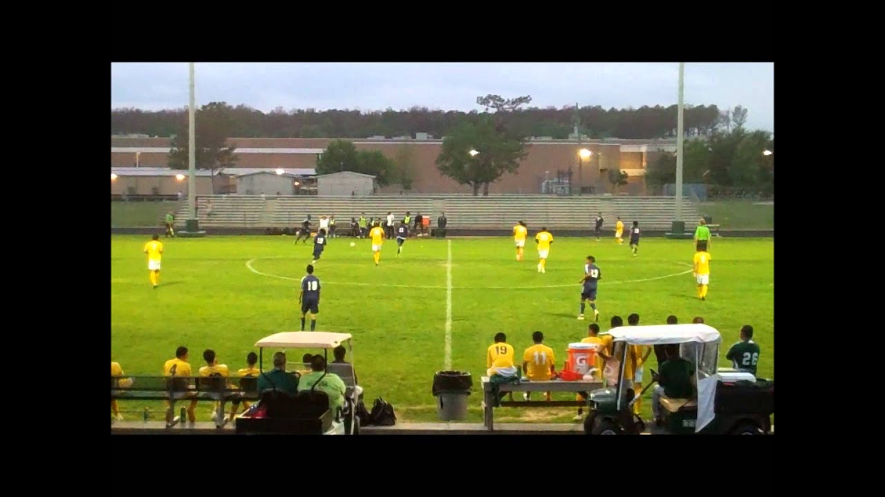 Elsik Soccer (2012) Completes 73 Passes In A Row