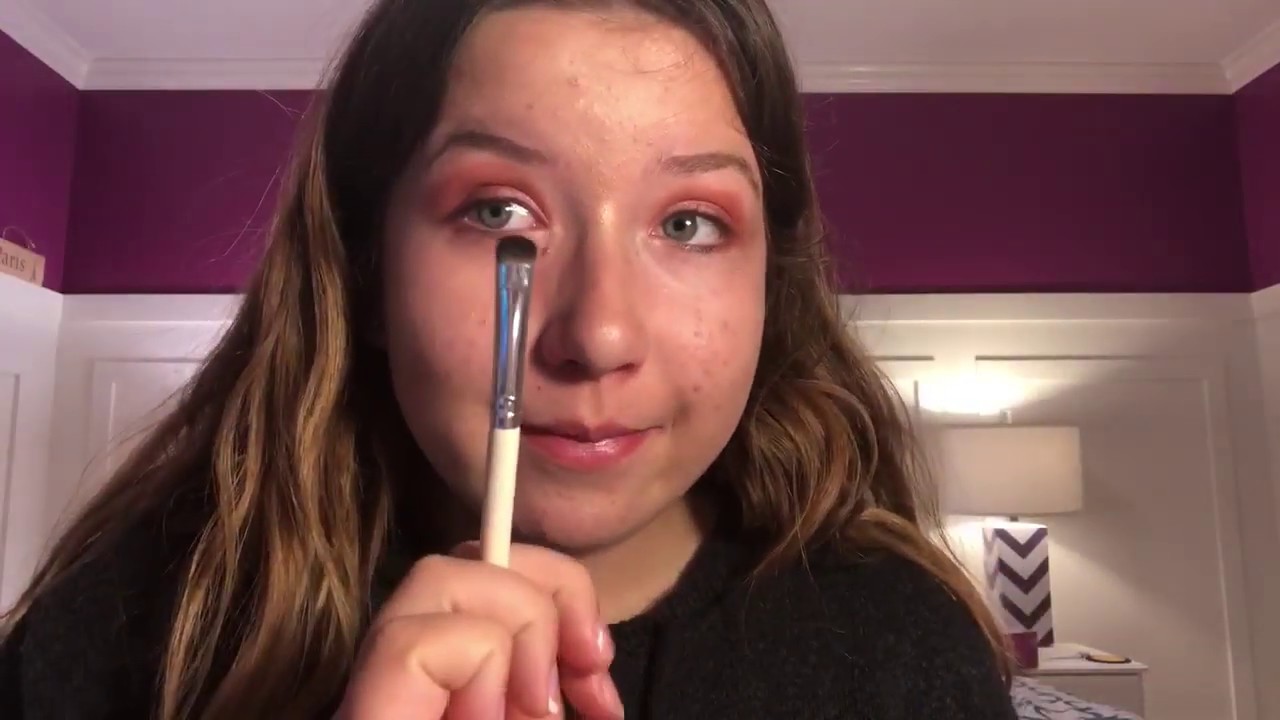 Eye Makeup Tips For People With Glasses