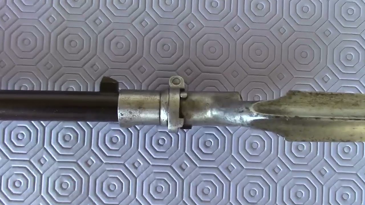 Overview of a Albini-Braendlin rifle and carbine.