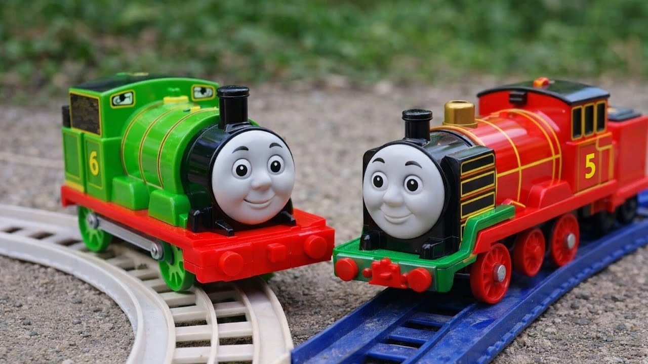 Mencari Dan Merakit Mainan Kereta Api Thomas And Friends Mengeluarkan Asap, Kereta Api Gajah