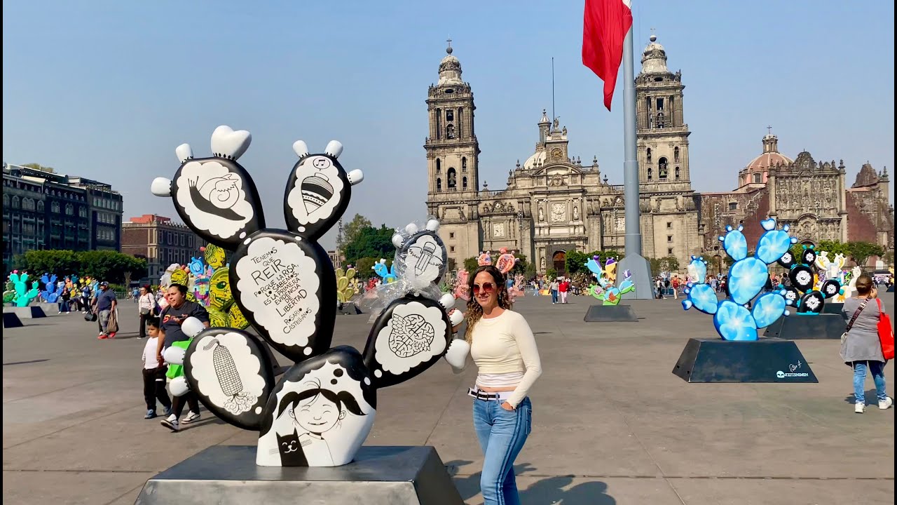 Caminando en el Zócalo - Nopalera en el Corazón 🌵#Zócalo #CDMX #centrohistórico #Mexico  #zocalocdmx