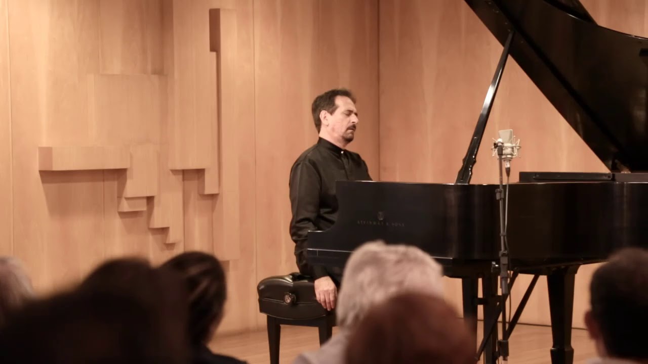 Chopin Mazurkas op. 17 n. 2 & 4. Flávio Augusto, piano