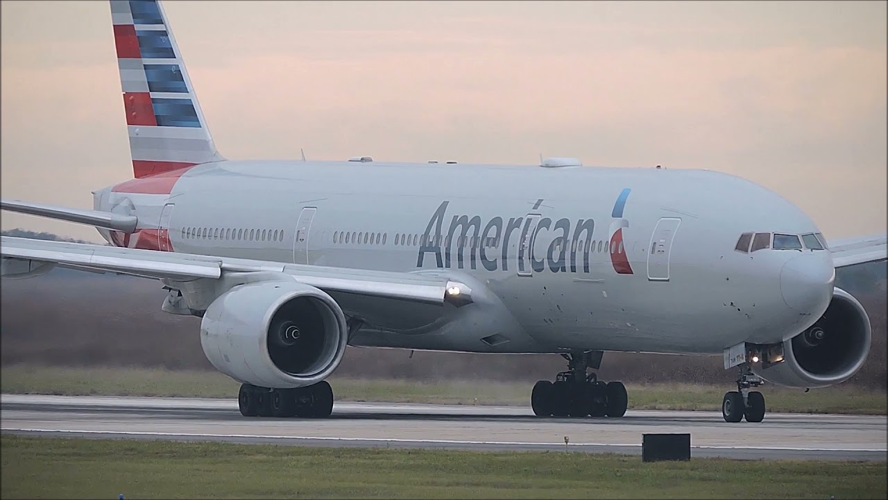Boeing 777-200 N789AN de American Airlines en Cordoba (09MAY21)