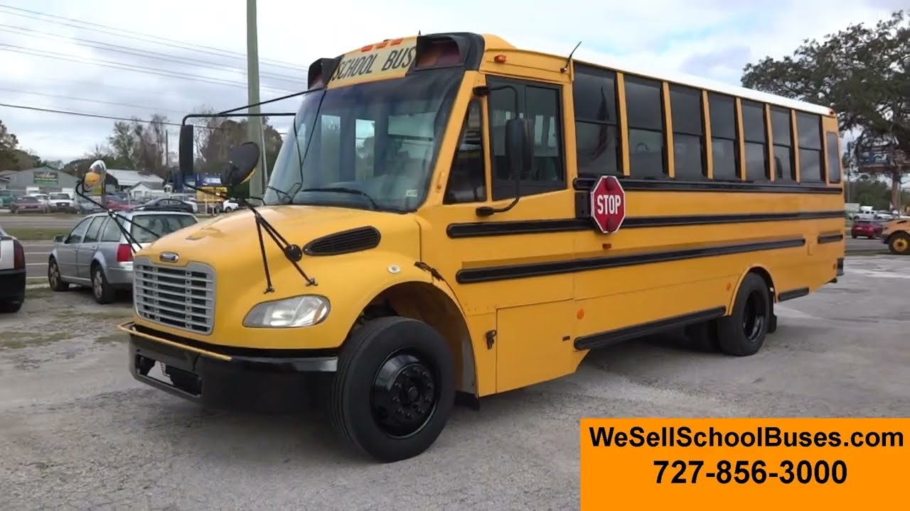 2010 Thomas Saf-T-Liner C2 (Stock 2690)