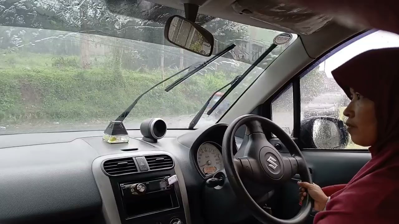Biarkan suara asli yg bercerita tentang derasnya hujan hari ini