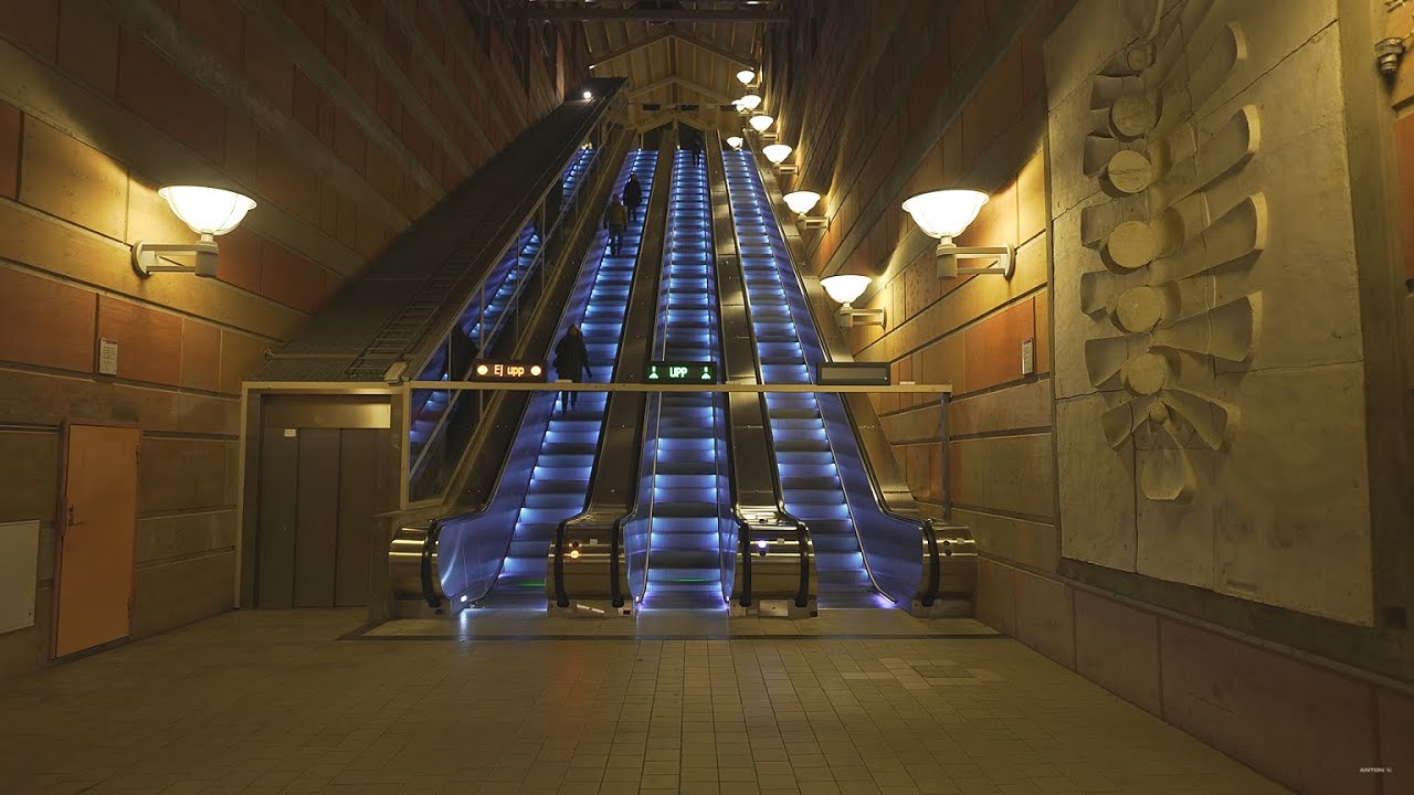 Sweden, Stockholm, Flemingsberg train station, 3X escalator, 1X inclined elevator