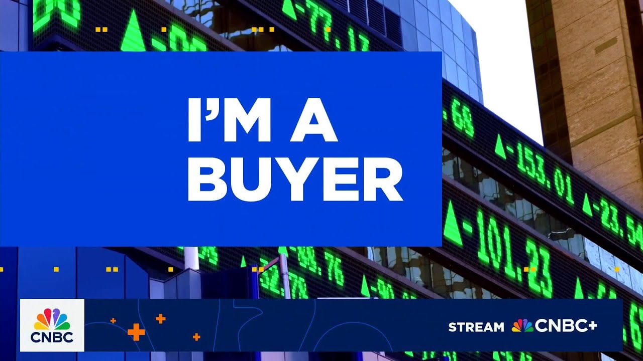 Trade Tracker: Stephanie Link buys Deckers