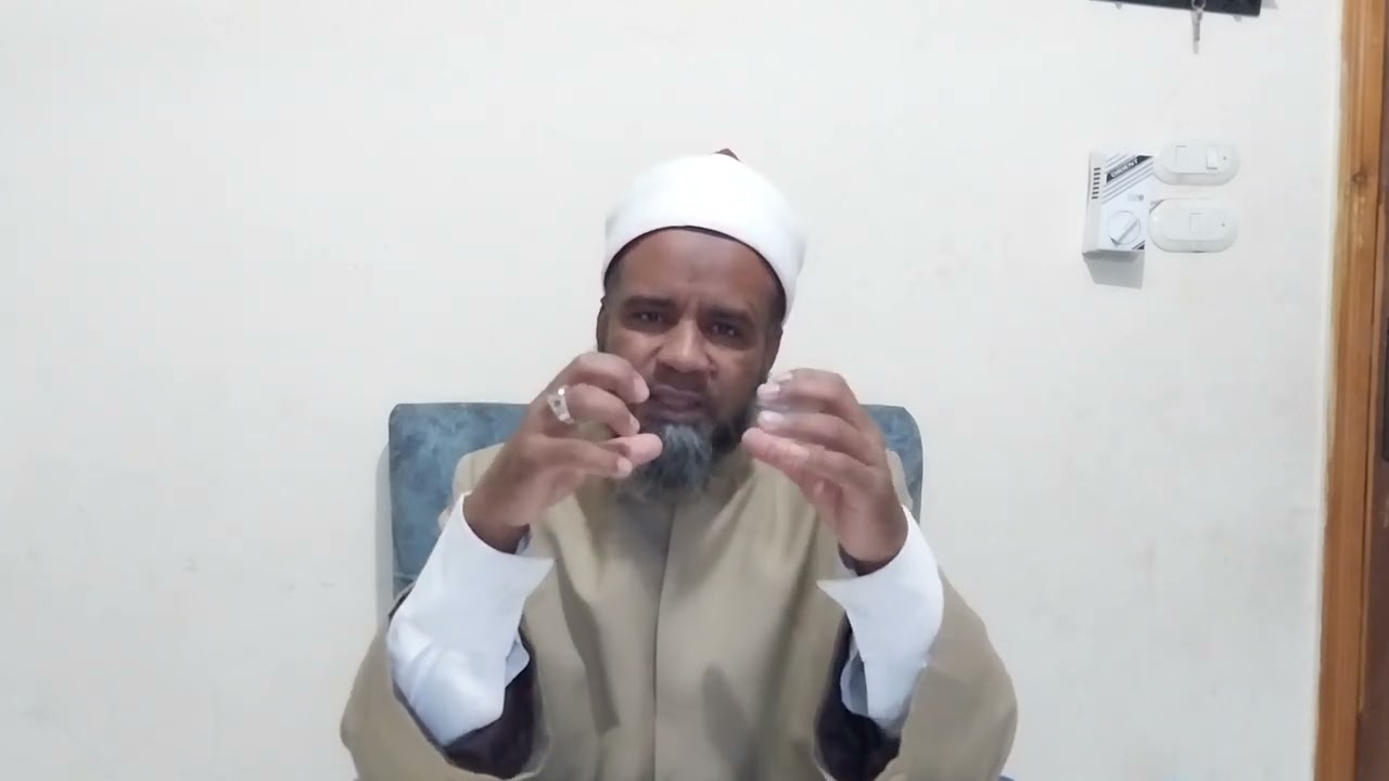 هل الشيخ ابن عثيمين كفر  علماء الأزهر ؟و هل أثنى علماء من الأزهر على الشيخ ابن عثيمين؟