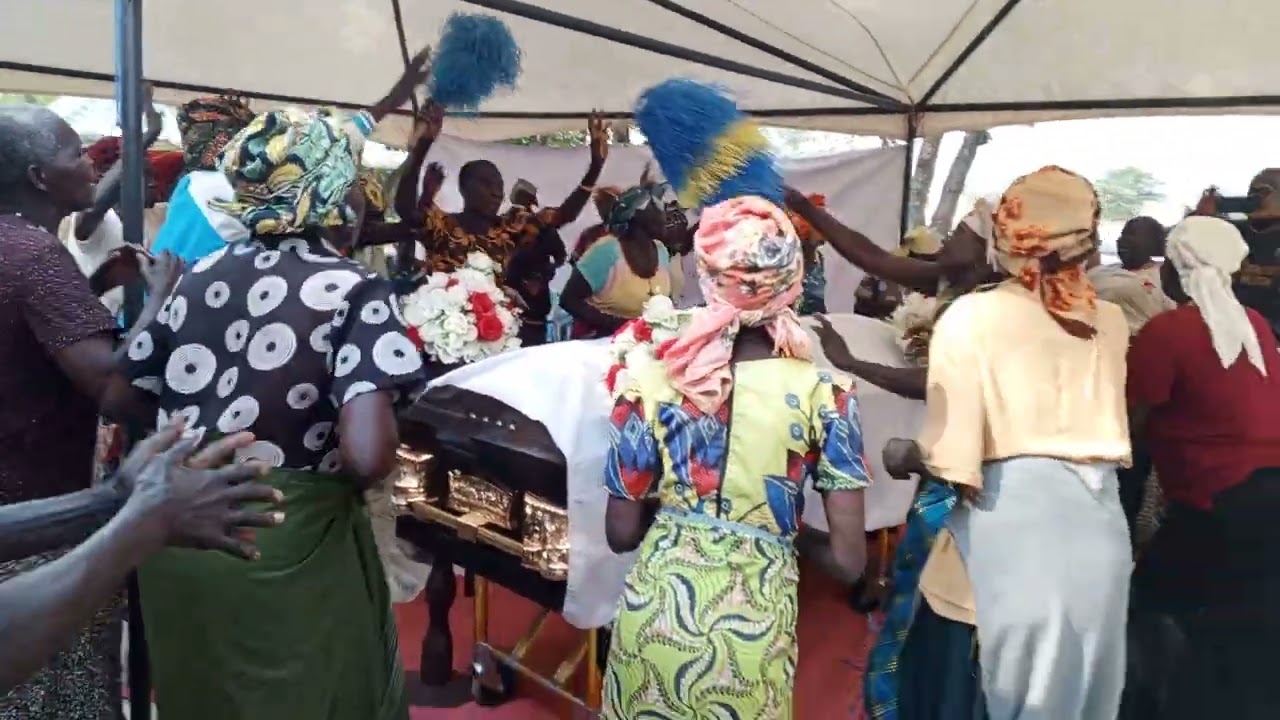THIS IS HOW LUGBAR COMMUNITY CELEBRATE THE LIFE OF A FALLEN HERO || 0784371348 #TtvUganda