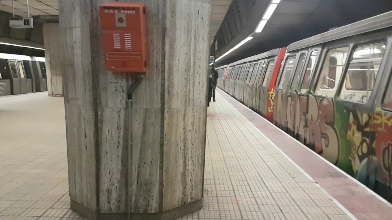 Trenul IVA 010-049-060 - manevre în stația Eroilor