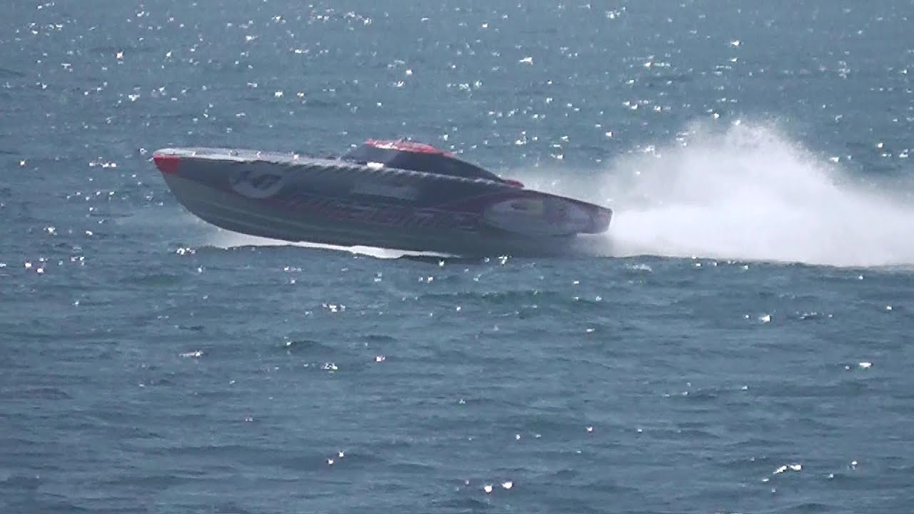 Poole Bay 100 Offshore powerboat race 2021