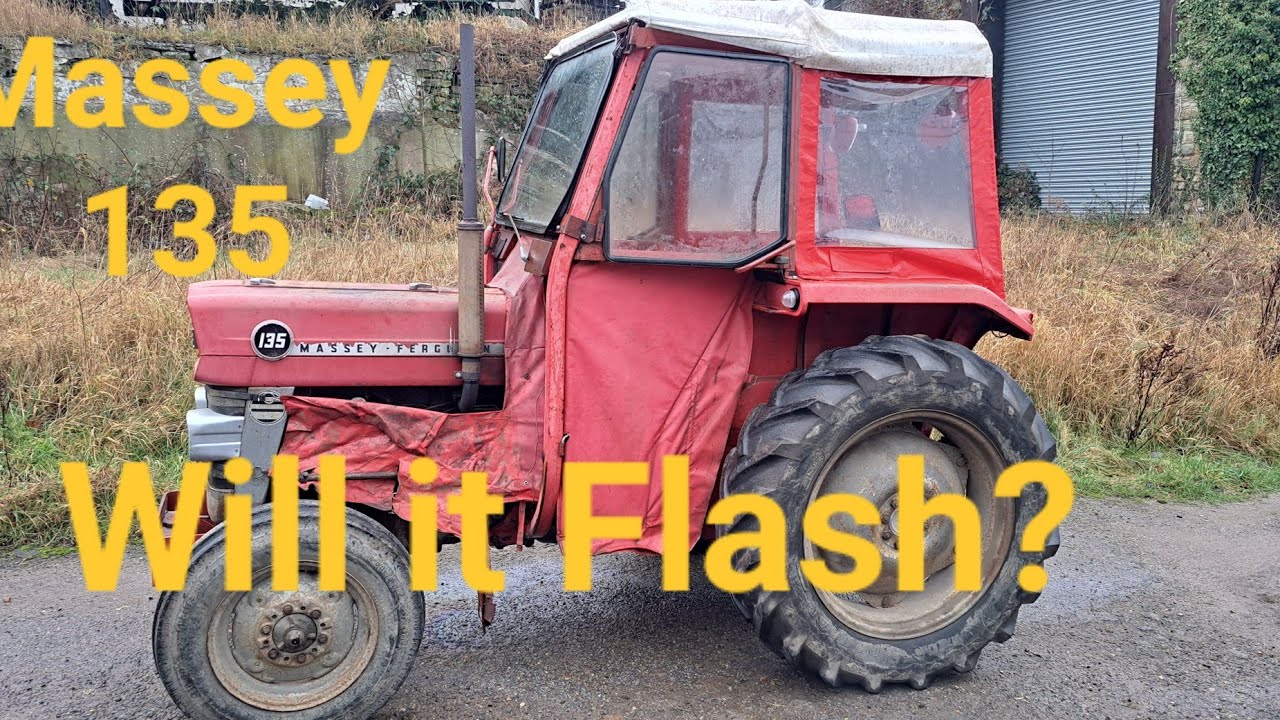 Massey Ferguson 135 classic tractor will it flash? No Brake Lights!.