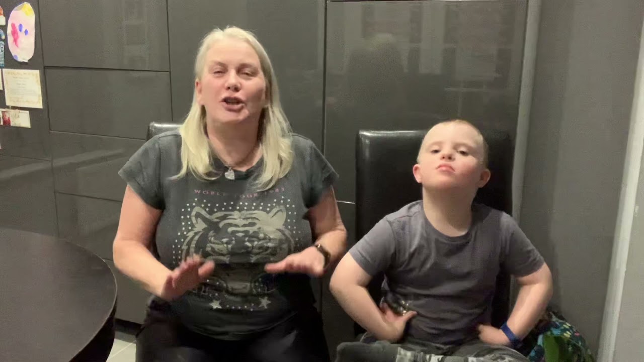 Makaton for ‘The Letter G’