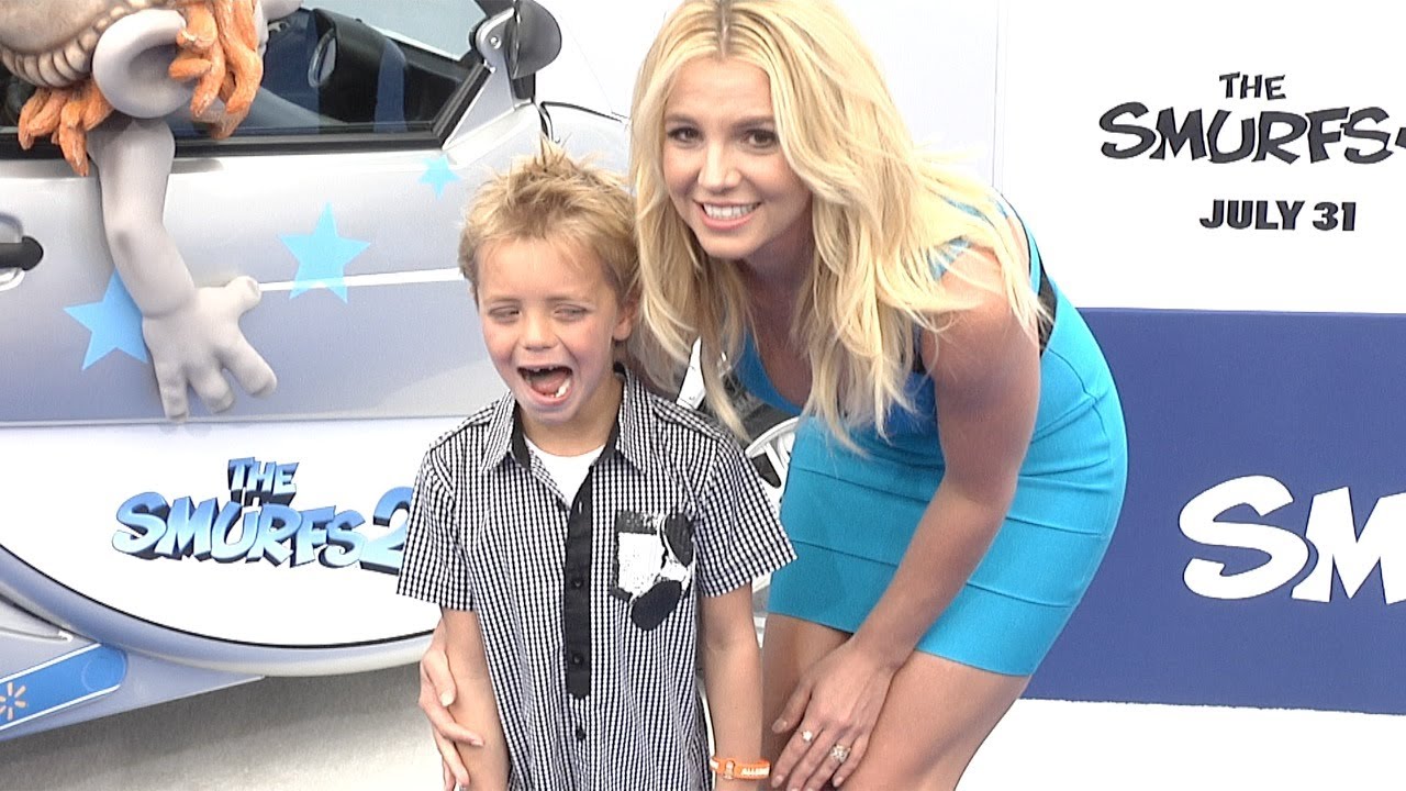 Britney Spears HOT MOM! to 