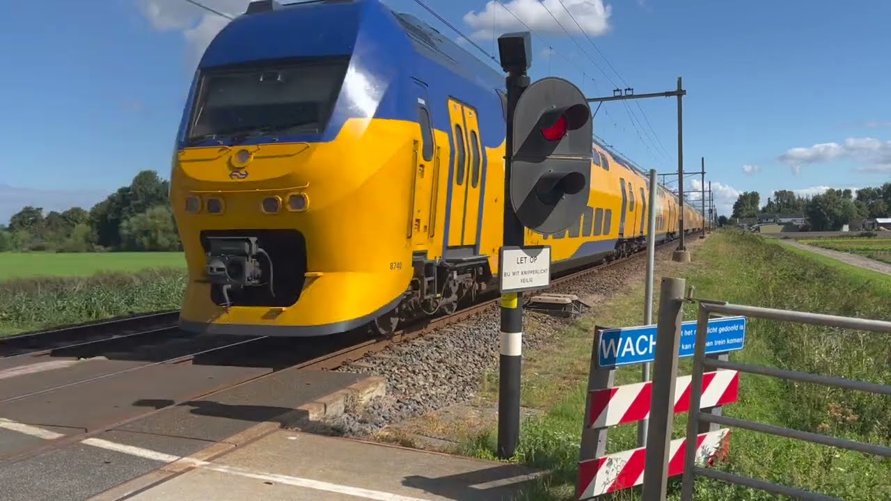 Spoorwegovergang Lisse // Dutch Railroad Crossing