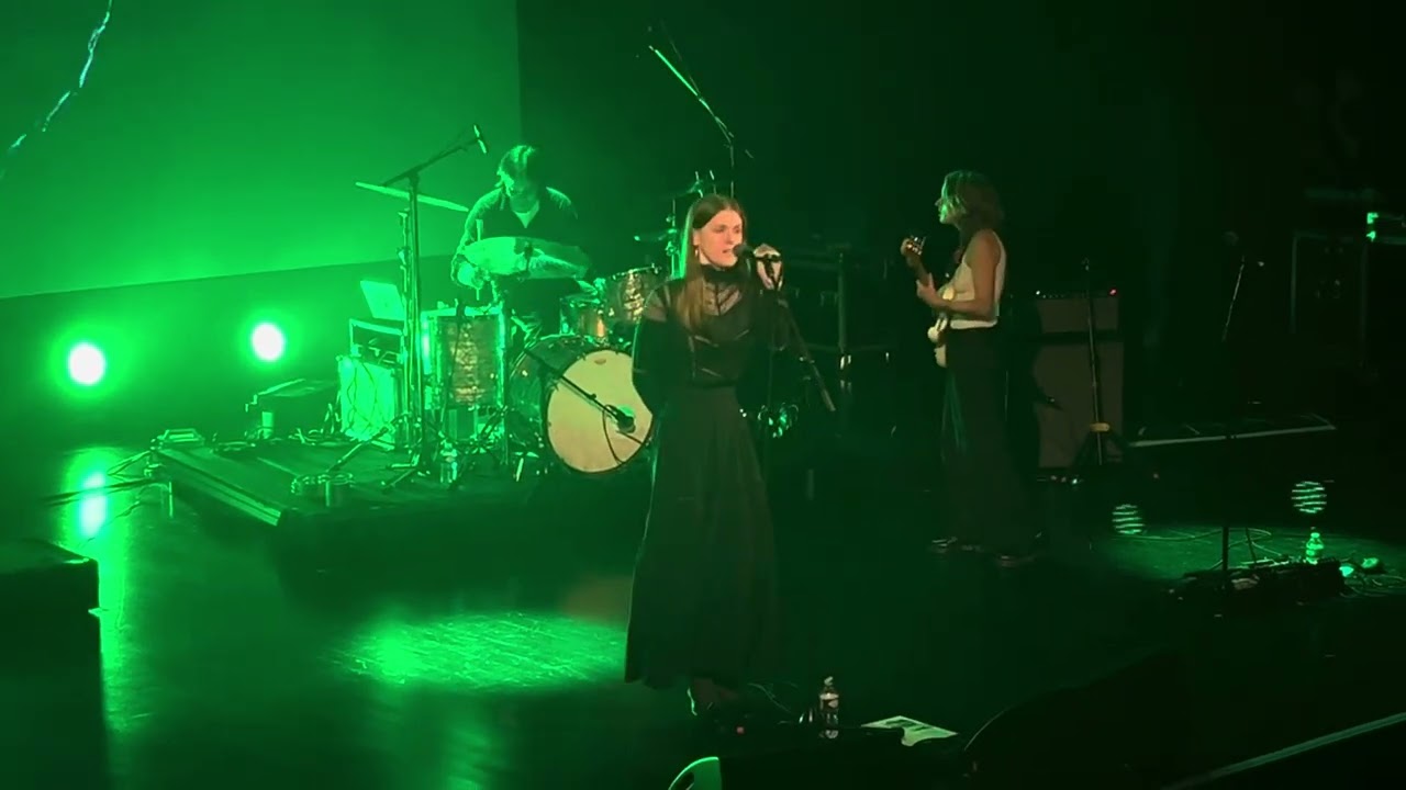 ETHEL CAIN - Punish - Childish Behaviour Tour - live Paris @ Le Trianon - 3 June 2024