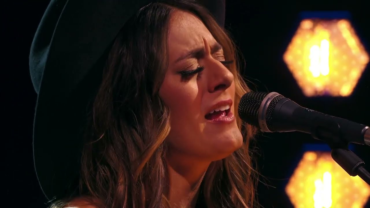 Alyssa Bonagura - Paper Airplane (Acoustic) (Live from Liverpool at Adlib)