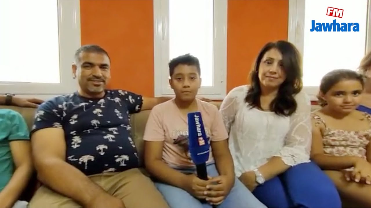 جوهرة أف أم في منزل التلميذ محمد يحي كرو صاحب اعلى معدل وطني في مناظرة السيزيام بمعدل 19.20