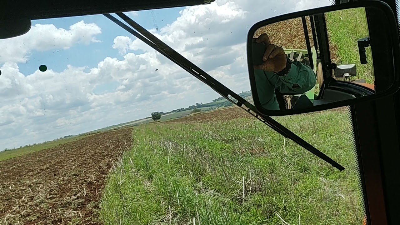amaciando Case Farmall 80