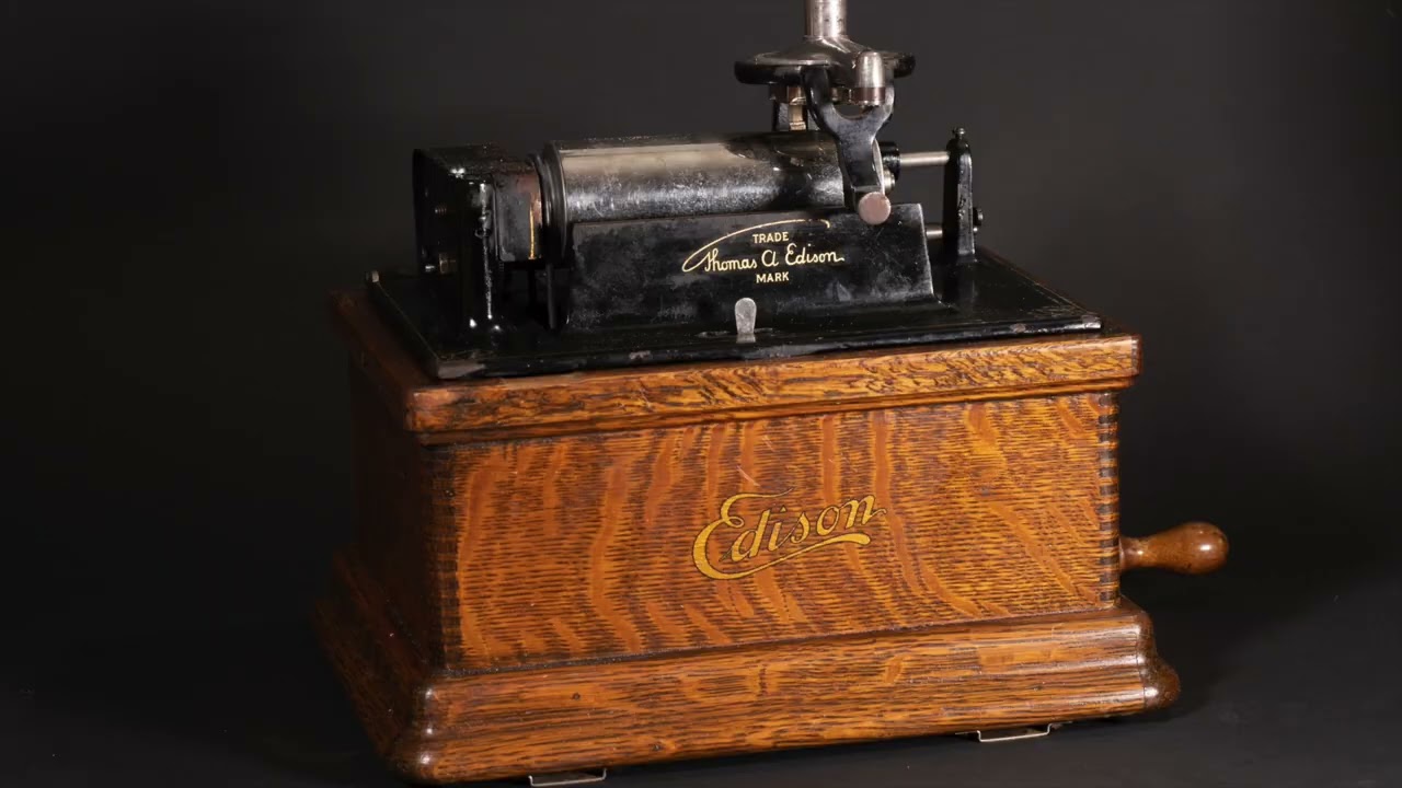 Restoration-  Edison Fireside Phonograph (1911)  plays again.