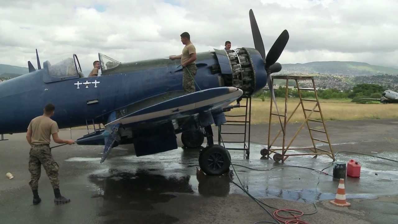 Honduran F4U Corsair Gets A Rub Down