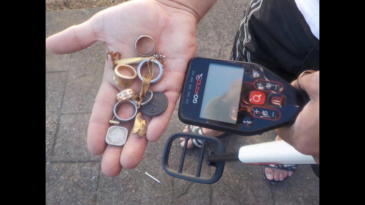 Minelab Go-find DOES WORK ! Metal Detector gold ring pre old coin beach