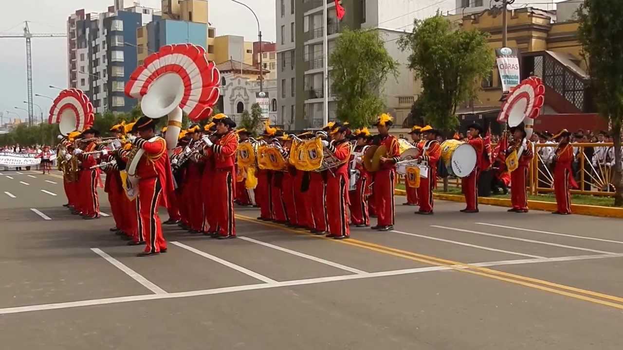 Banda Santo Domingo ,El Apostol-San Miguel-Lima Perú (01-07-2013)