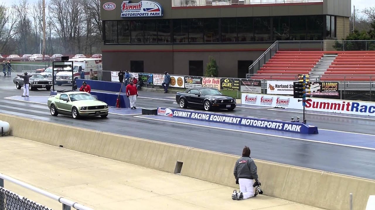 2005 v6 mustang vs 2006 mustang gt