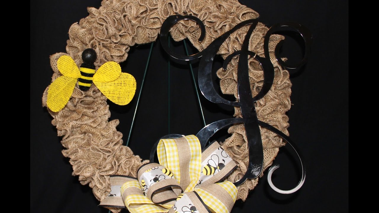 How to make a burlap ruffle wreath. Pull through method Easy to follow instructions
