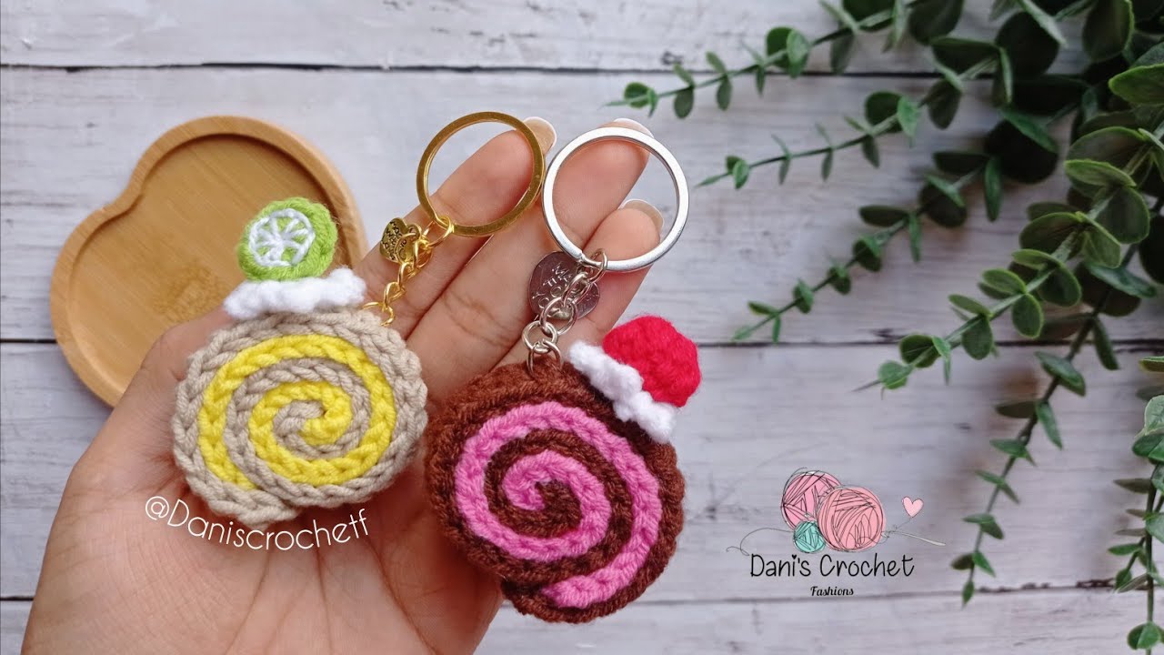 mini CAKE ROLL🍥 | a crochet | llavero facil 🍥