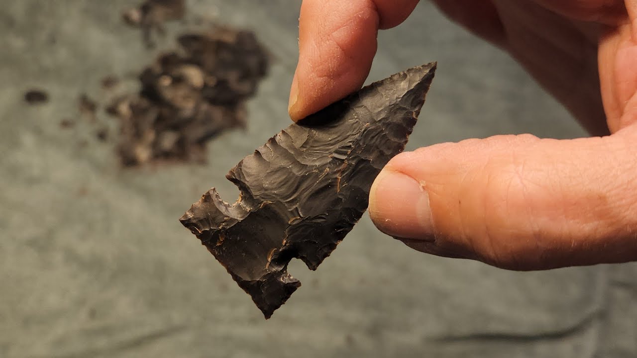 1816 - Rock to Point Flintknapping - Large Side-notched Point