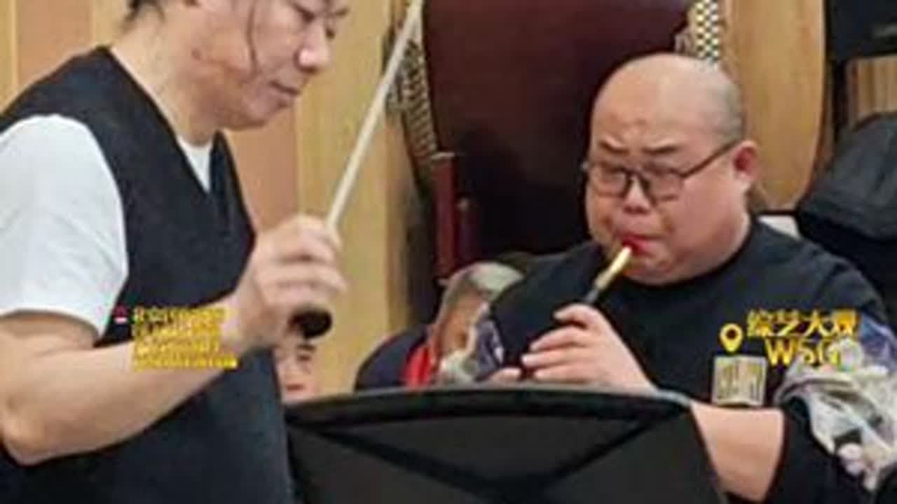 1月17日下午，刘西站与张鸣老师指导下的北京民族乐团，合练《关东情》动人的旋律与您共享，精彩瞬间不要错过哦#刘西站 #张鸣 #关东情 #综艺名场面 #北京民族乐团 @刘西站 @张鸣