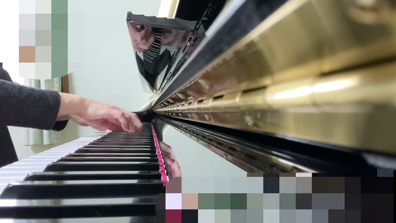 モーツァルト「ピアノソナタ第12番K.V.332（1楽章）」楽譜かじりつきで何とかゆっくり最後まで💦いっぱいミスあり😱音符は少なめですが動きが難しい😓でも今まで弾いた曲と雰囲気違うから良いね👍