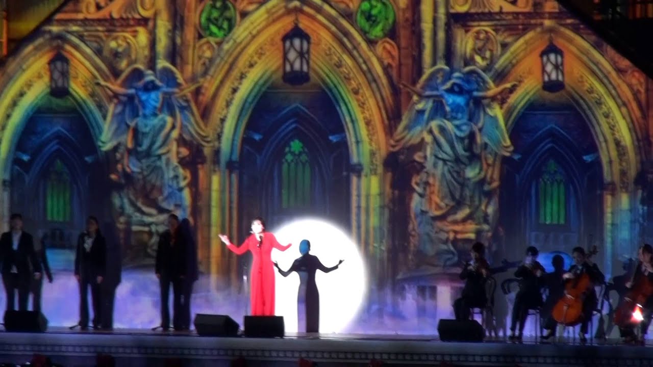【USJ】『❝Enya❞Christmas Show in Universal Sudios Japan』 より Orinoco Flow（オリノコ・フロウ）