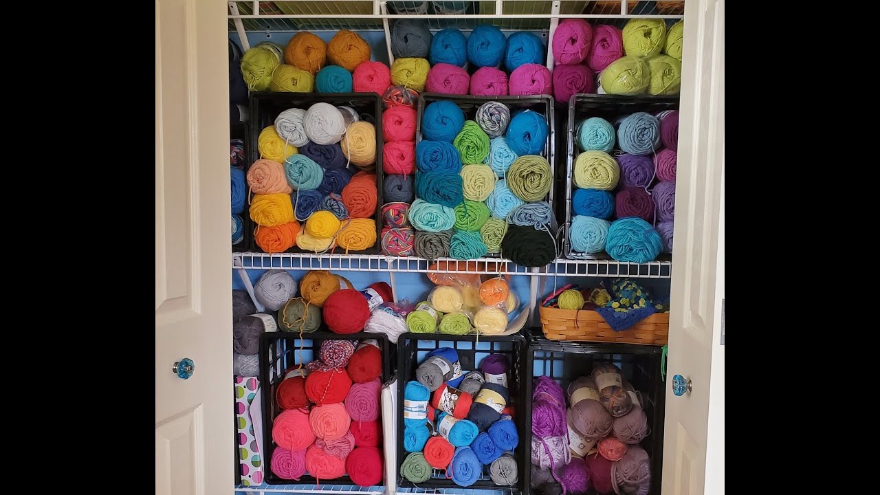 Deb's Artsy Life is LIVE from Her Yummy Yarn Closet!
