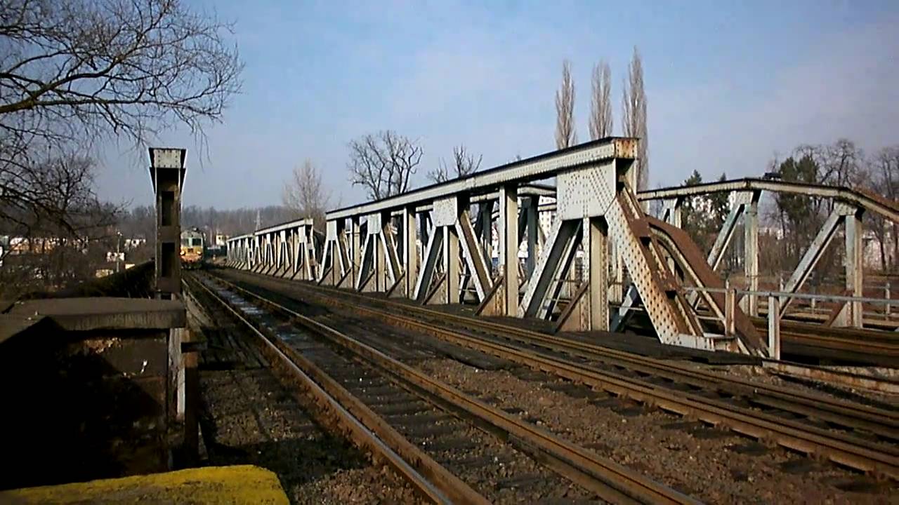 ST43-335 + ST43-252 z węglarkami; Nysa, 10.III.2011 [HD]